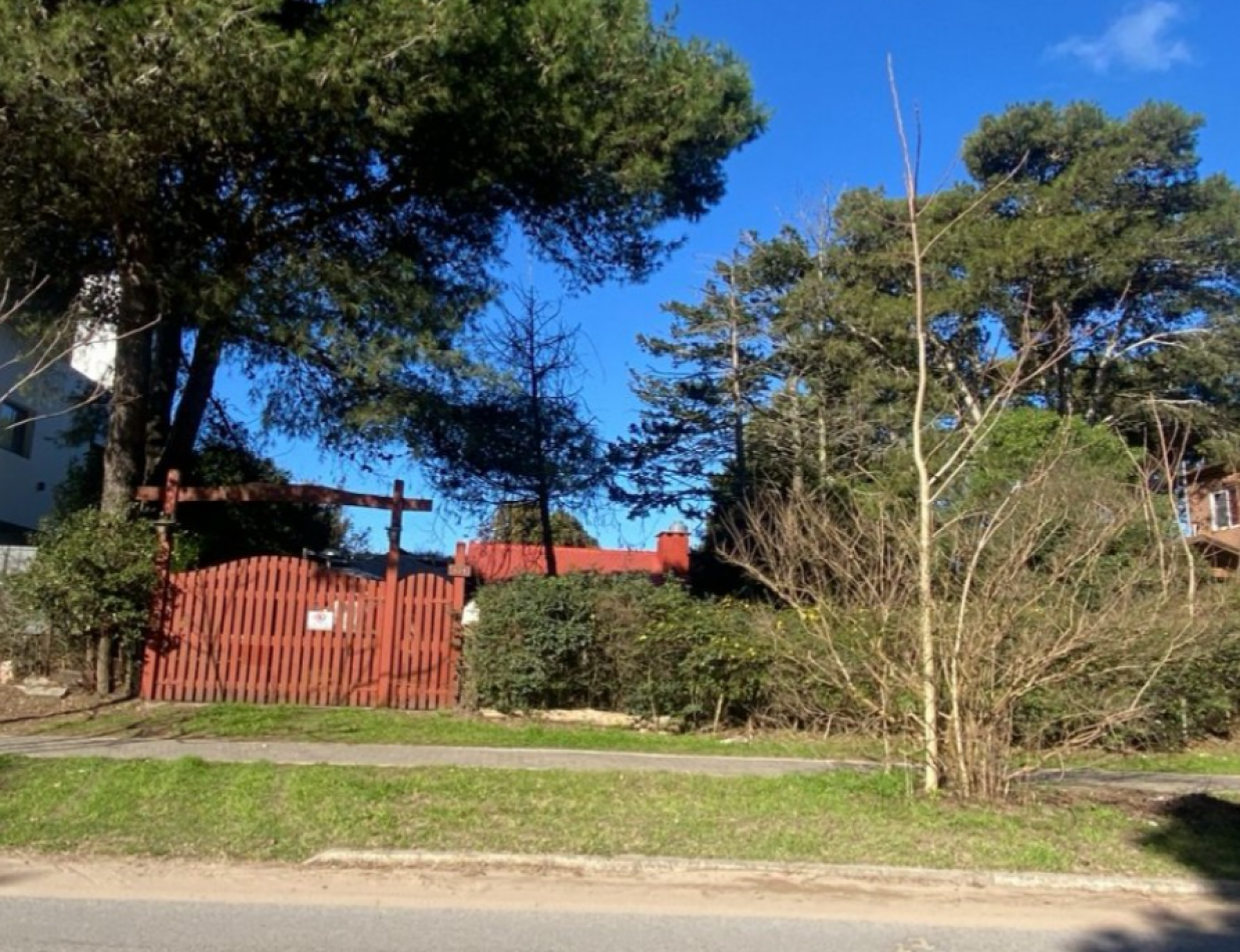 TERRENO MULTIFAMILIAR EN AVENIDA INTERMEDANOS, PINAMAR