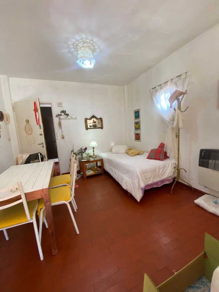 Monoambiente en Pinamar centro.