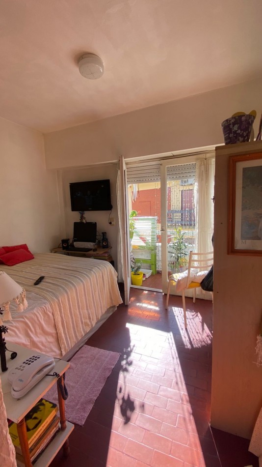 Monoambiente en Pinamar centro.