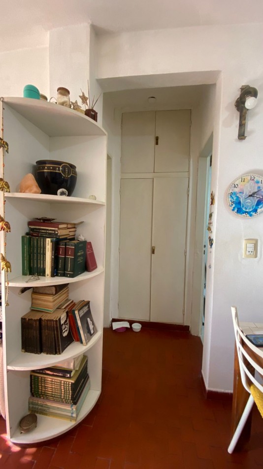 Monoambiente en Pinamar centro.