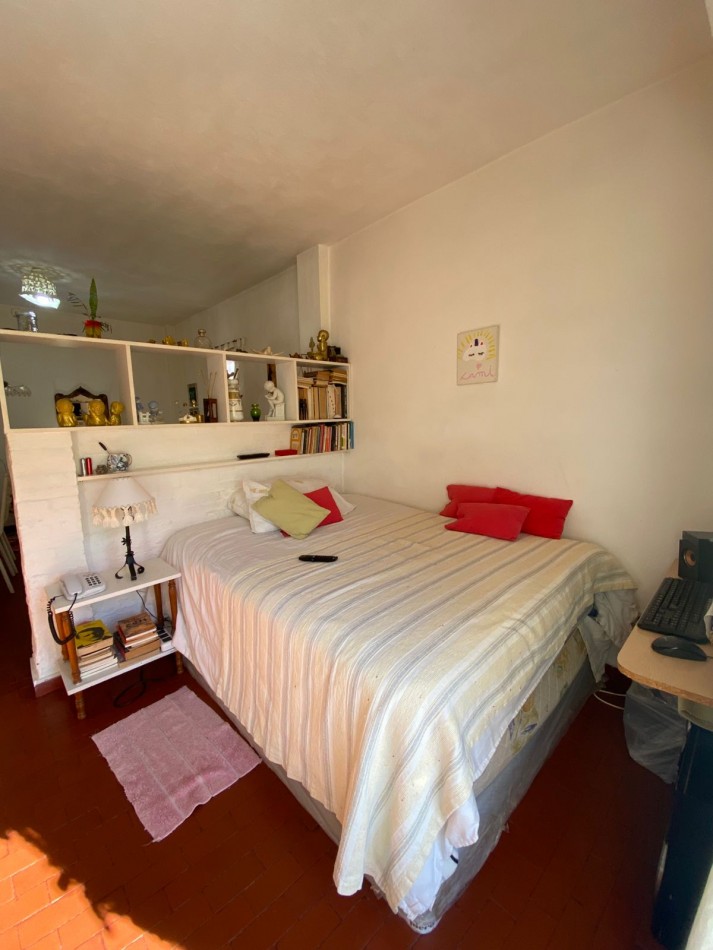 Monoambiente en Pinamar centro.