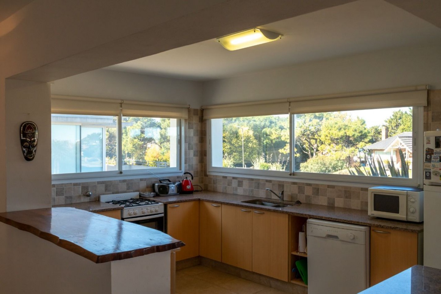 CASA EN PINAMAR NORTE, AVENIDA LIBERTADOR.