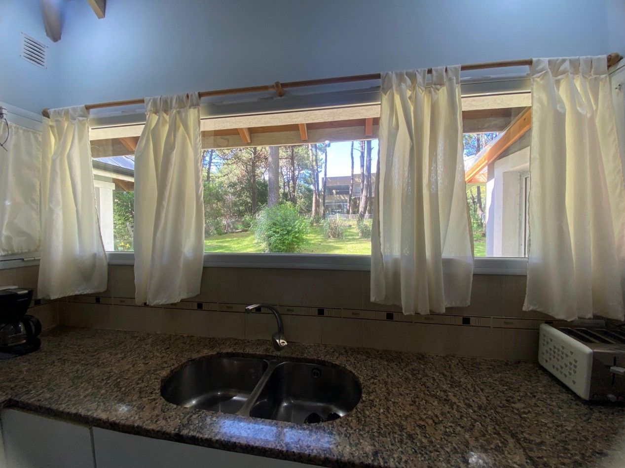 CASA EN ALQUILER TEMPORARIO, PINAMAR NORTE A 300 METROS DEL MAR.
