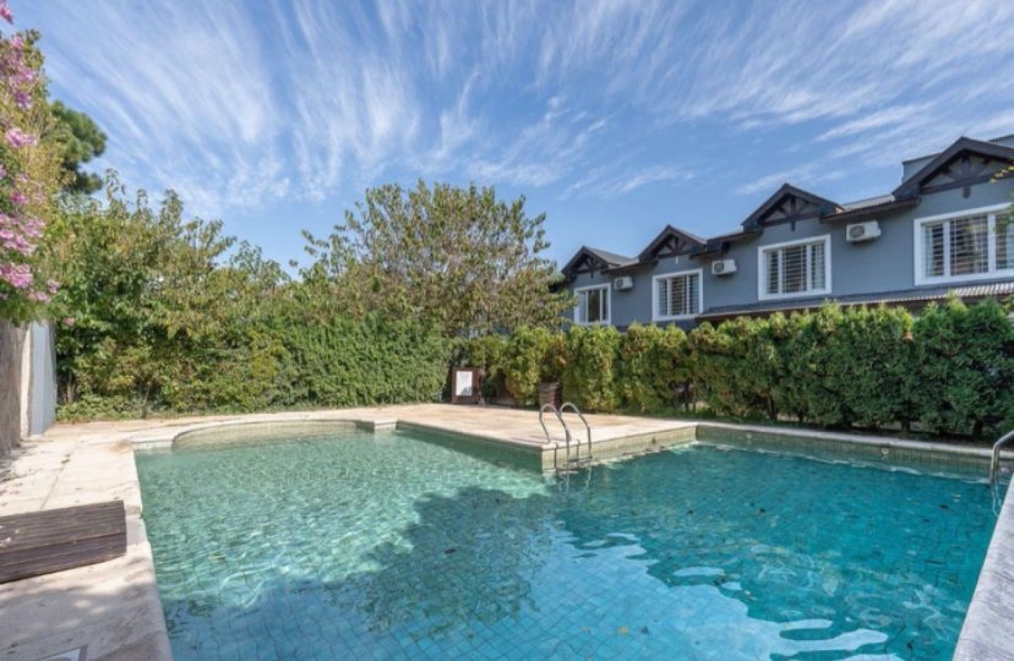 DEPARTAMENTO EN VALERIA DEL MAR, CON PISCINA.