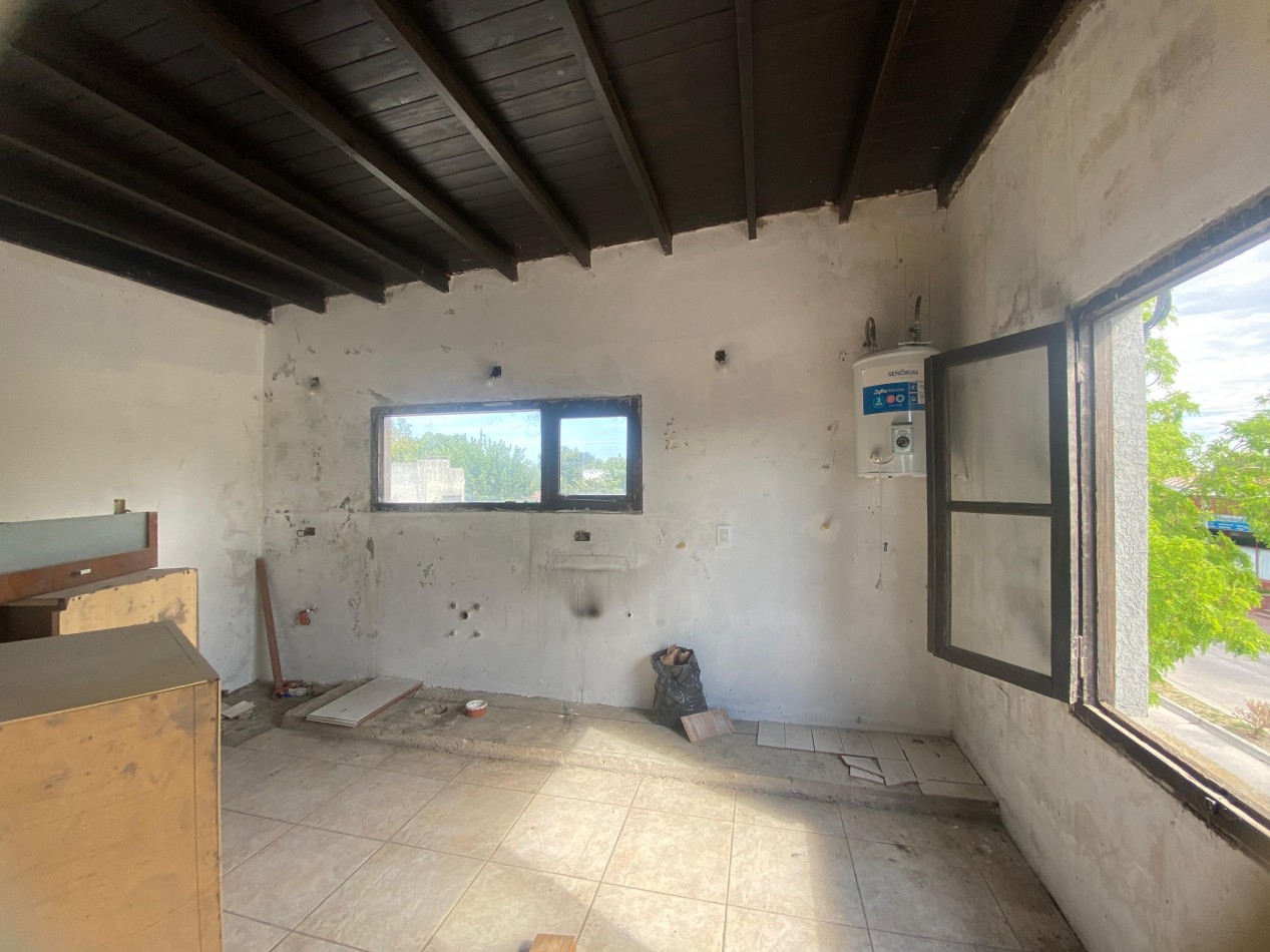 Departamento en Gral madariaga, sobre avenida principal