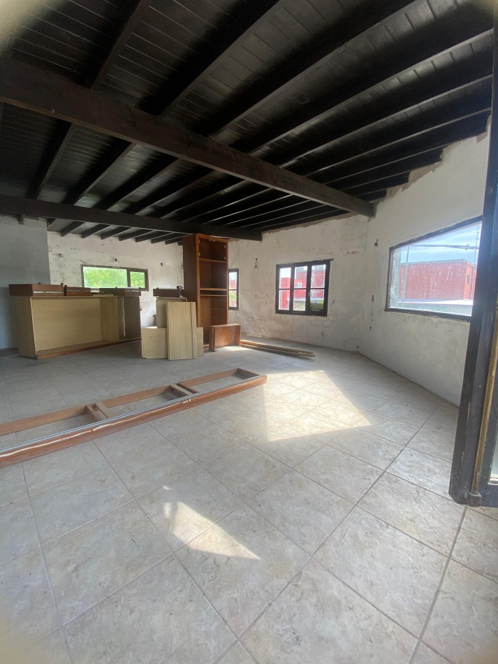 Departamento en Gral madariaga, sobre avenida principal