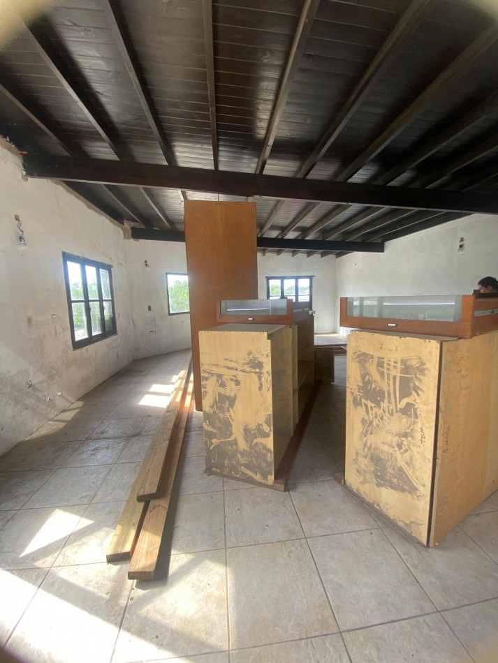 Departamento en Gral madariaga, sobre avenida principal