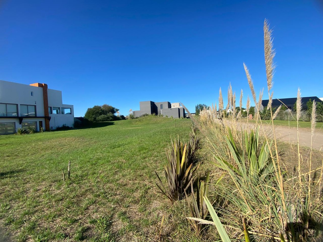 LOTE  412 VENTA EN COSTA ESMERALDA  BARRIO ECUESTRE