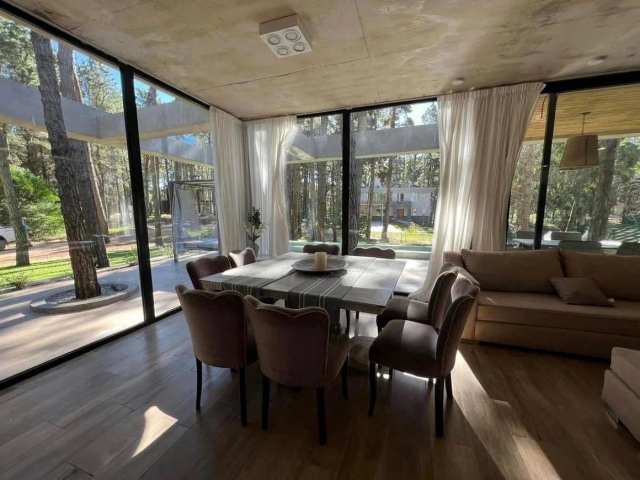 CASA MODERNA ESPECTACULAR *VENTA/FINANCIACION/PERMUTA -VILLA ROBLES-R 11