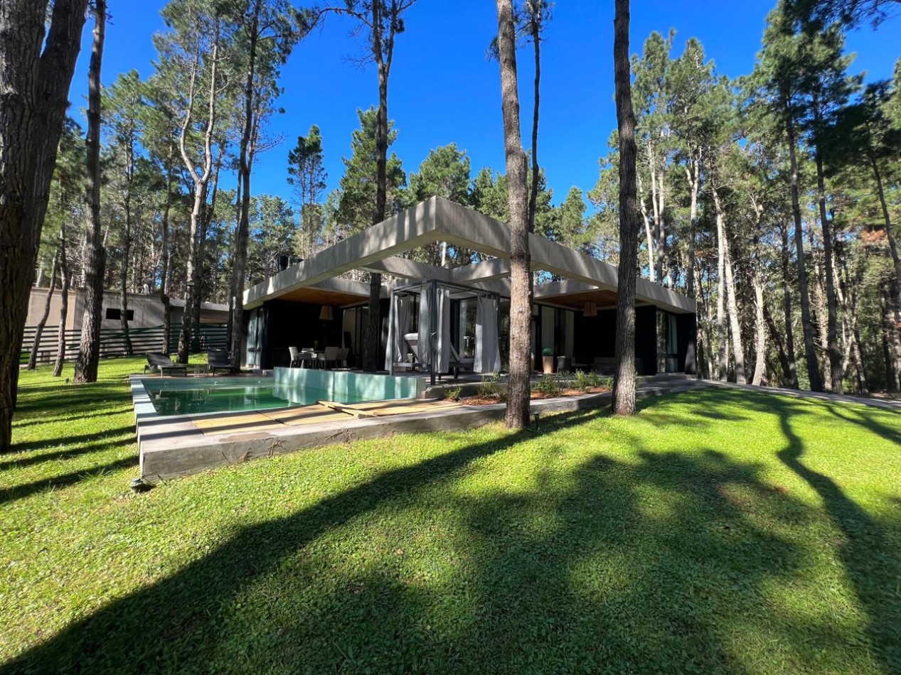 CASA MODERNA ESPECTACULAR *VENTA/FINANCIACION/PERMUTA -VILLA ROBLES-R 11