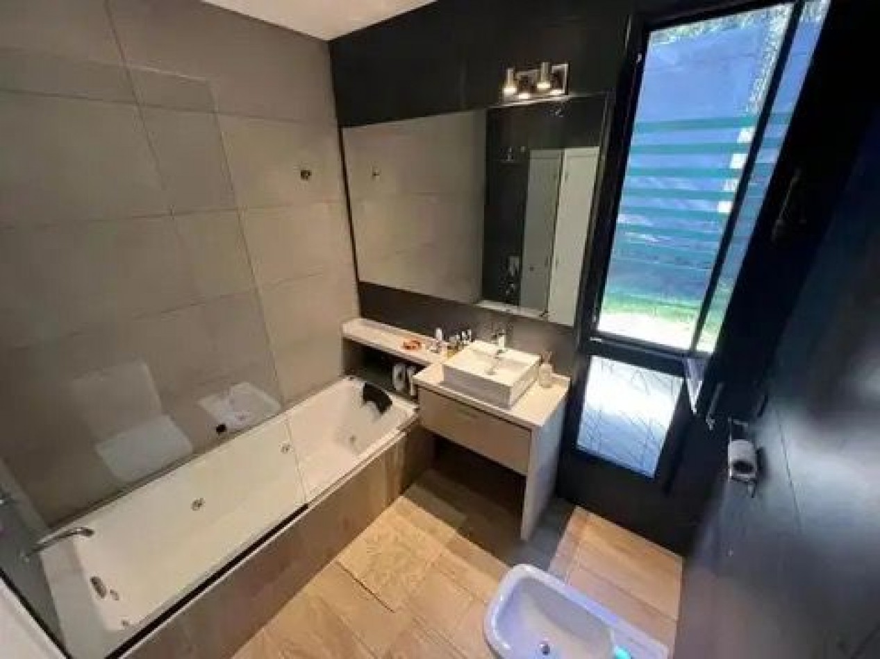 CASA MODERNA ESPECTACULAR *VENTA/FINANCIACION/PERMUTA -VILLA ROBLES-R 11