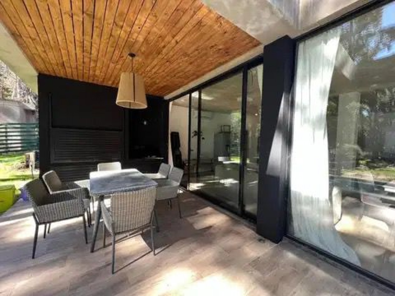 CASA MODERNA ESPECTACULAR *VENTA/FINANCIACION/PERMUTA -VILLA ROBLES-R 11