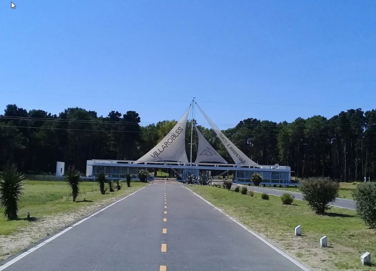 CASA MODERNA ESPECTACULAR *VENTA/FINANCIACION/PERMUTA -VILLA ROBLES-R 11