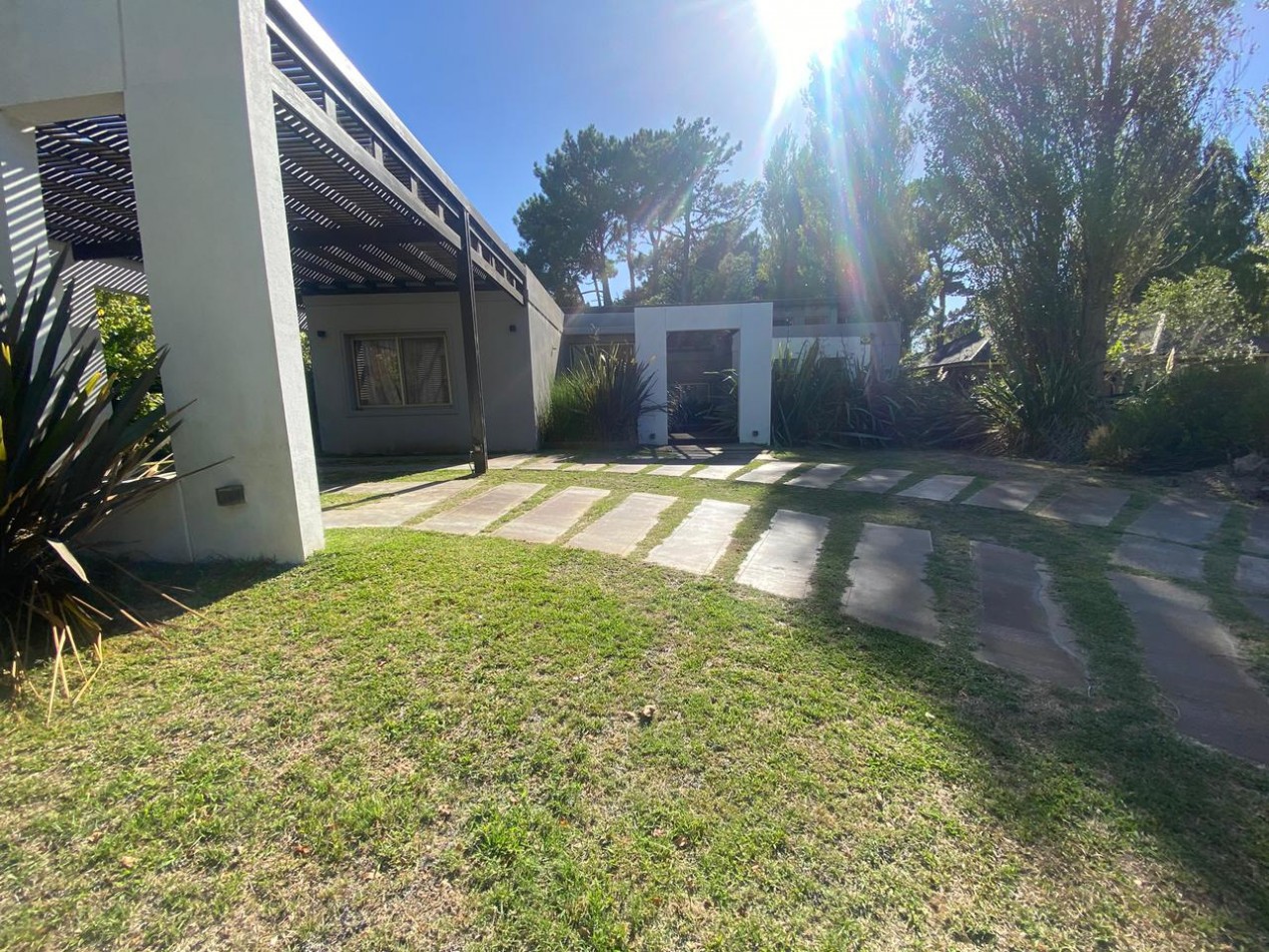 CASA VENTA EN PINAMAR -BARRIO CERRADO TERRAZAS AL GOLF