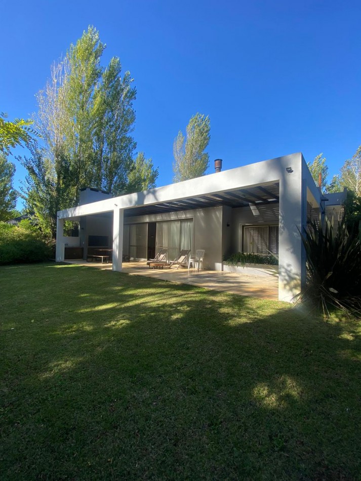 CASA VENTA EN PINAMAR -BARRIO CERRADO TERRAZAS AL GOLF