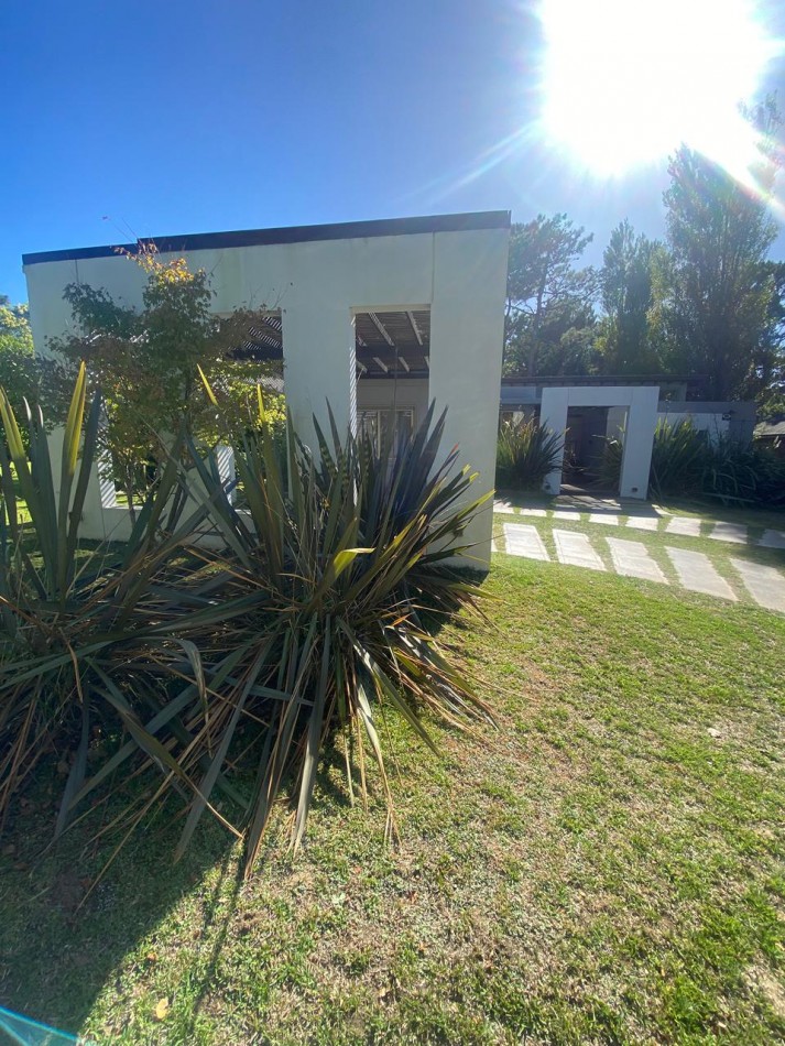 CASA VENTA EN PINAMAR -BARRIO CERRADO TERRAZAS AL GOLF