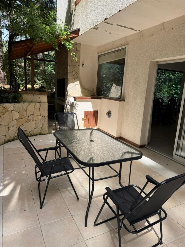 CASA DE 5 AMBIENTES VENTA EN CARILO 