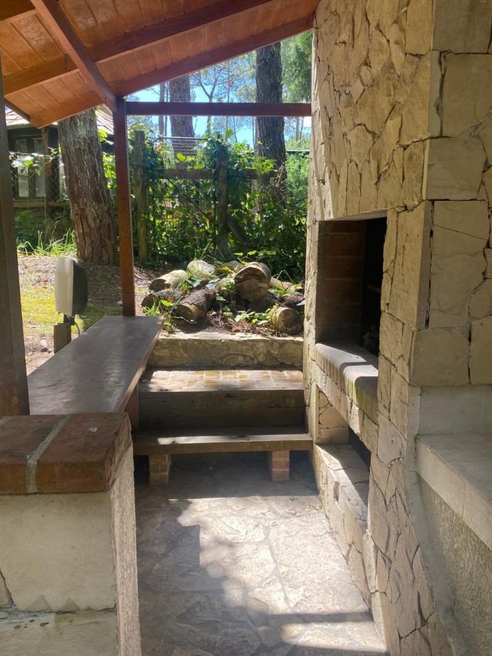 CASA DE 5 AMBIENTES VENTA EN CARILO 