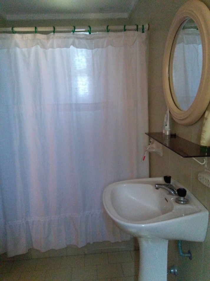 CASA VENTA EN OSTENDE A 300 METROS DEL MAR -SOBRE LOTE MULTIFAMILIAR