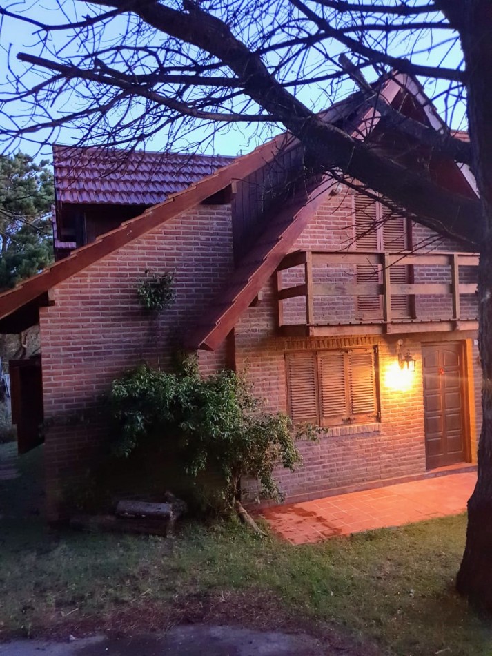 CASA VENTA EN OSTENDE A 300 METROS DEL MAR -SOBRE LOTE MULTIFAMILIAR