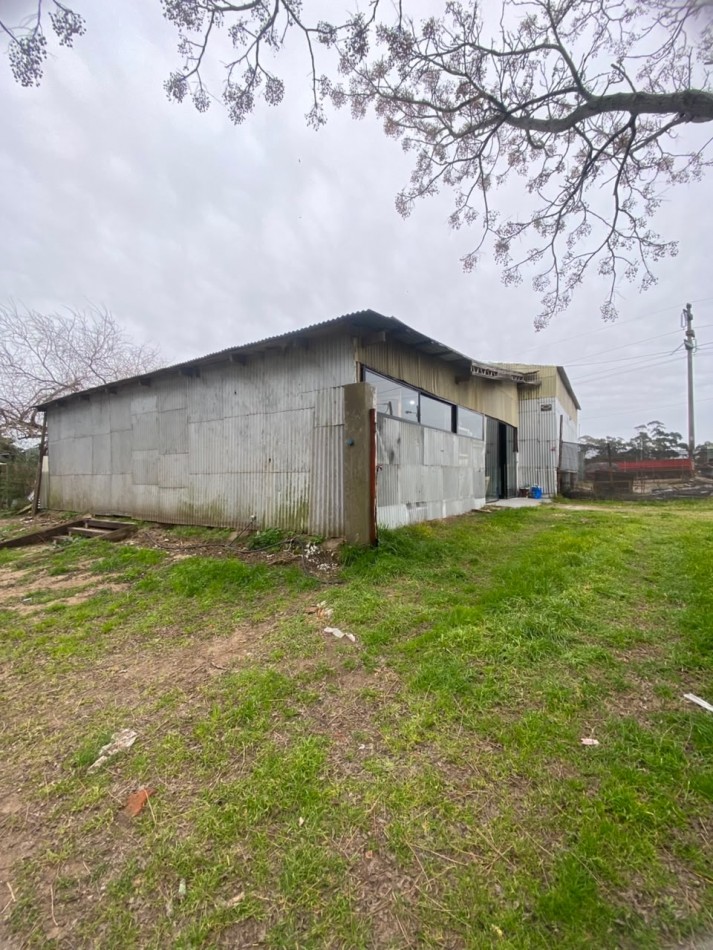 Galpon de 100 m² en Alquiler - Excelente Acceso desde Colectora Ruta 11