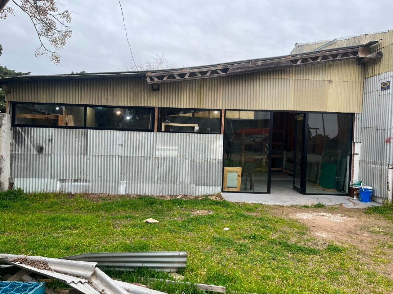 Galpon de 100 m² en Alquiler - Excelente Acceso desde Colectora Ruta 11