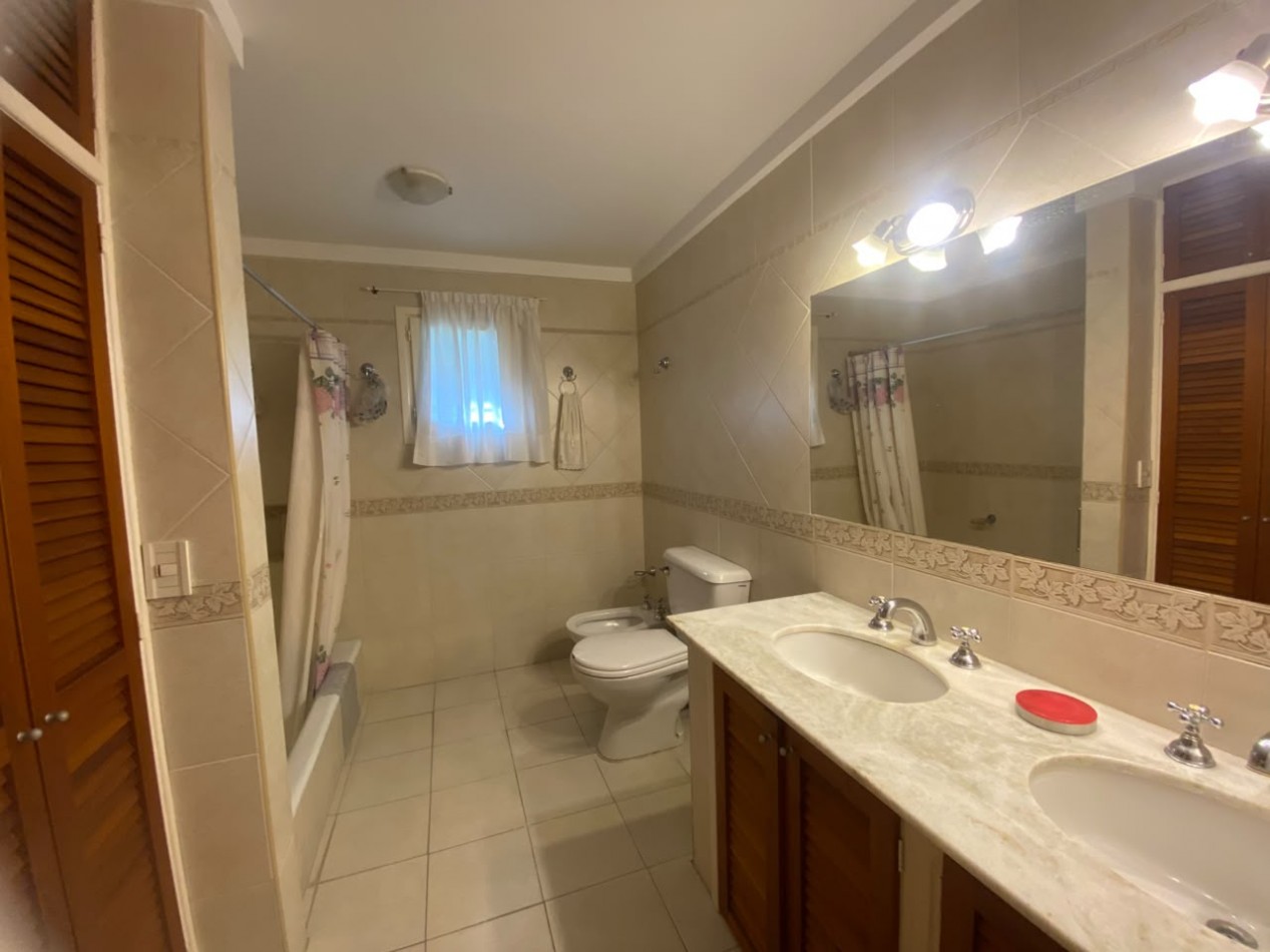 VENTA - Residencia de Categoria con Lote Independiente Incluido | Centro Golf - Pinamar