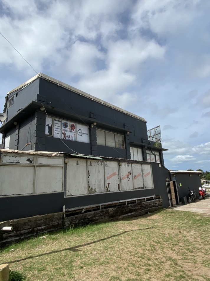 LOCALES EN OSTENDE -VENTA EN BLOQUE - GRAN OPORTUNIDAD PARA DESARROLLO COMERCIAL