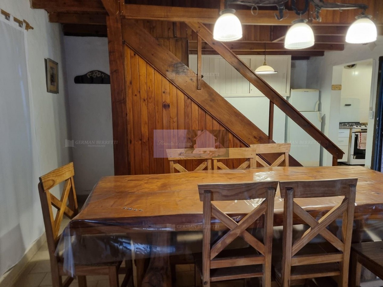 CASA VENTA MAR DE OSTENDE A 5 CUADRAS DEL MAR  FINANCIA PERMUTA 
