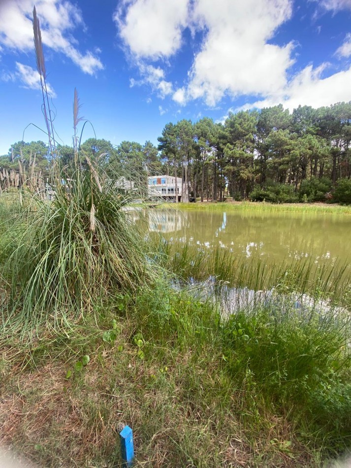 LOTE  544 EN BARRIO CERRADO VILLA ROBLES CON FONDO AL LAGO