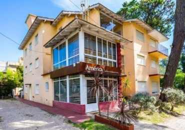 DEPARTAMENTO  VENTA PLENO CENTRO PINAMAR 